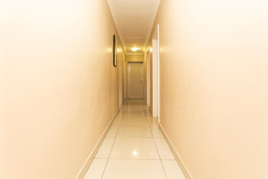 6 Bedroom Property for Sale in Vredekloof Heights Western Cape